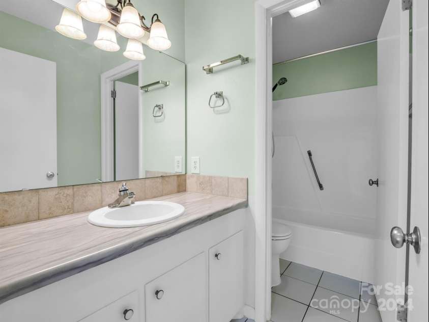 129 Dunes Drive, Kings Mountain, NC 28086.  MLS# CAR4128128, YatesRealty ID 21714. 