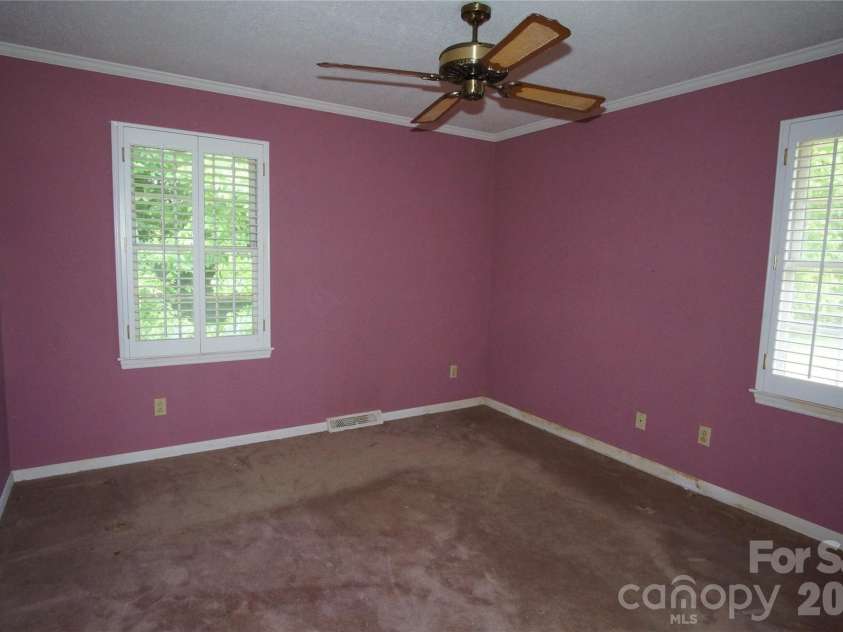 714 Crestmont Drive, Concord, NC 28025.  MLS# CAR4381875, YatesRealty ID 21714. 