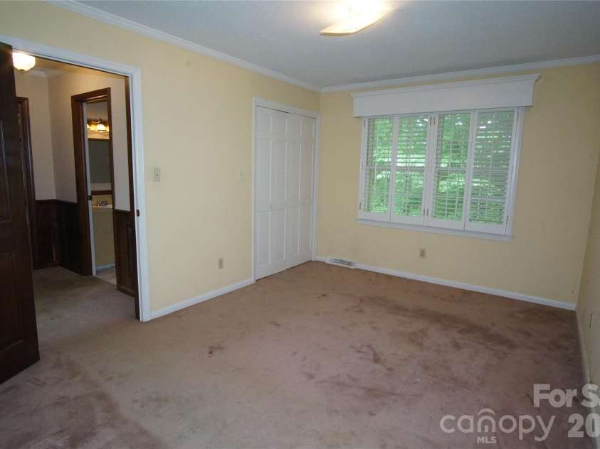714 Crestmont Drive, Concord, NC 28025.  MLS# CAR4381875, YatesRealty ID 21714. 