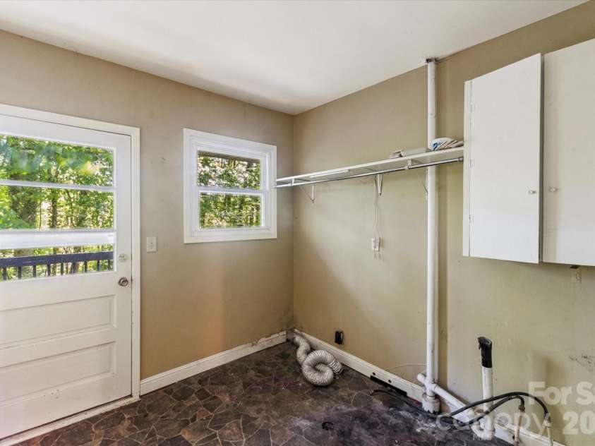 147 Barberry Heights Drive, Brevard, NC 28712.  MLS# CAR4378760, YatesRealty ID 21715. 