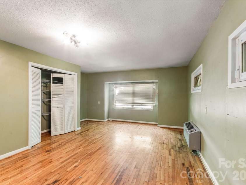 147 Barberry Heights Drive, Brevard, NC 28712.  MLS# CAR4378760, YatesRealty ID 21715. 