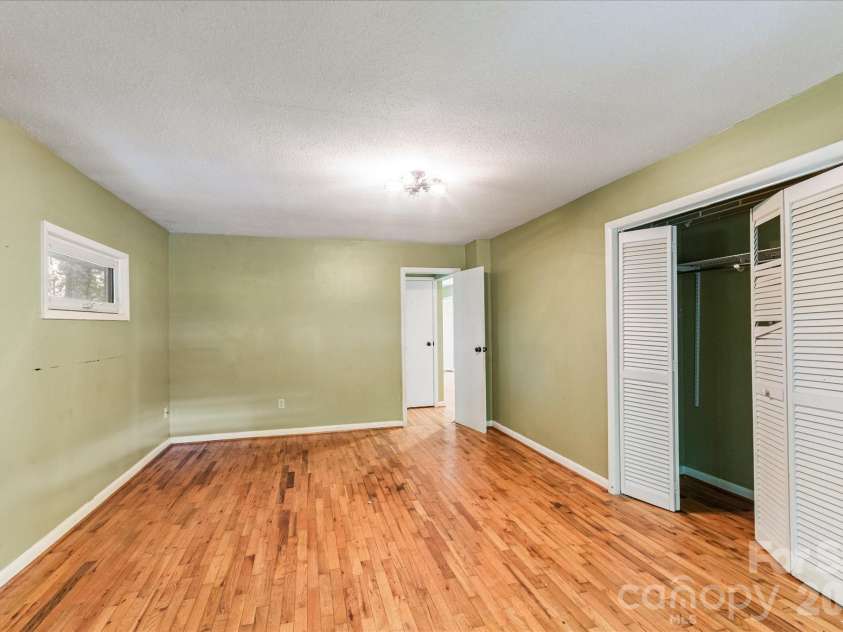 147 Barberry Heights Drive, Brevard, NC 28712.  MLS# CAR4378760, YatesRealty ID 21715. 