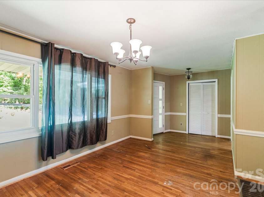 147 Barberry Heights Drive, Brevard, NC 28712.  MLS# CAR4378760, YatesRealty ID 21715. 