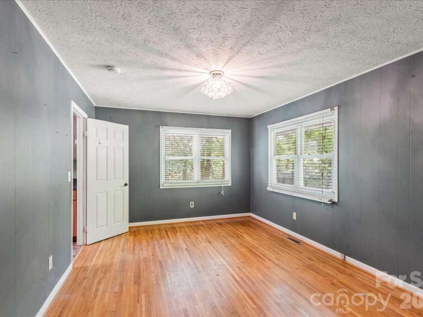 147 Barberry Heights Drive, Brevard, NC 28712.  MLS# CAR4378760, YatesRealty ID 21715. 