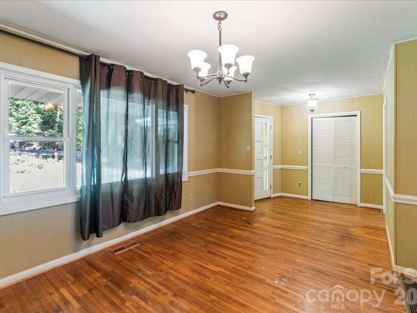 147 Barberry Heights Drive, Brevard, NC 28712.  MLS# CAR4378760, YatesRealty ID 21715. 