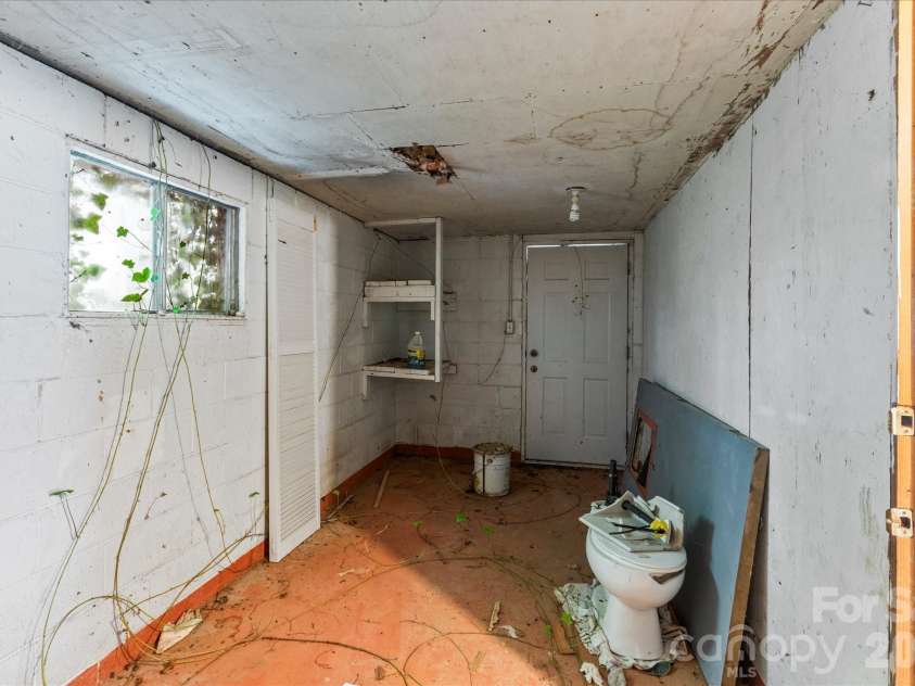147 Barberry Heights Drive, Brevard, NC 28712.  MLS# CAR4378760, YatesRealty ID 21715. 