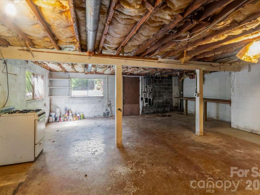 147 Barberry Heights Drive, Brevard, NC 28712.  MLS# CAR4378760, YatesRealty ID 21715. 