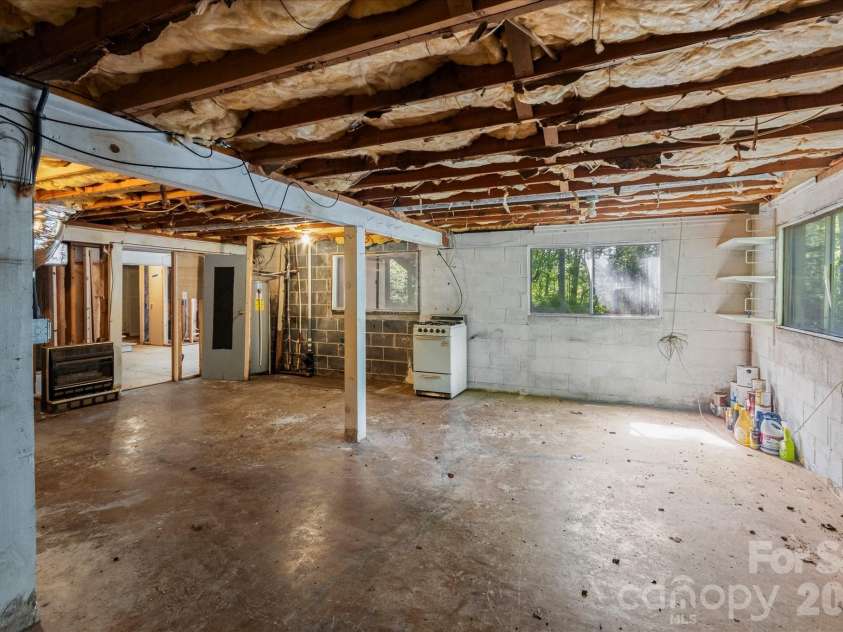 147 Barberry Heights Drive, Brevard, NC 28712.  MLS# CAR4378760, YatesRealty ID 21715. 