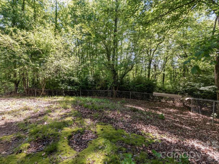 147 Barberry Heights Drive, Brevard, NC 28712.  MLS# CAR4378760, YatesRealty ID 21715. 