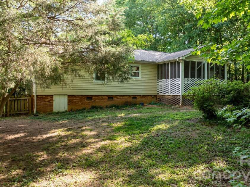 2120 40th Avenue Court, Hickory, NC 28601.  MLS# CAR4381724, YatesRealty ID 21716. 