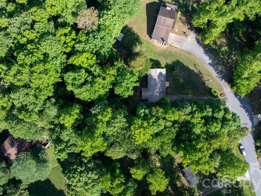 2120 40th Avenue Court, Hickory, NC 28601.  MLS# CAR4381724, YatesRealty ID 21716. 