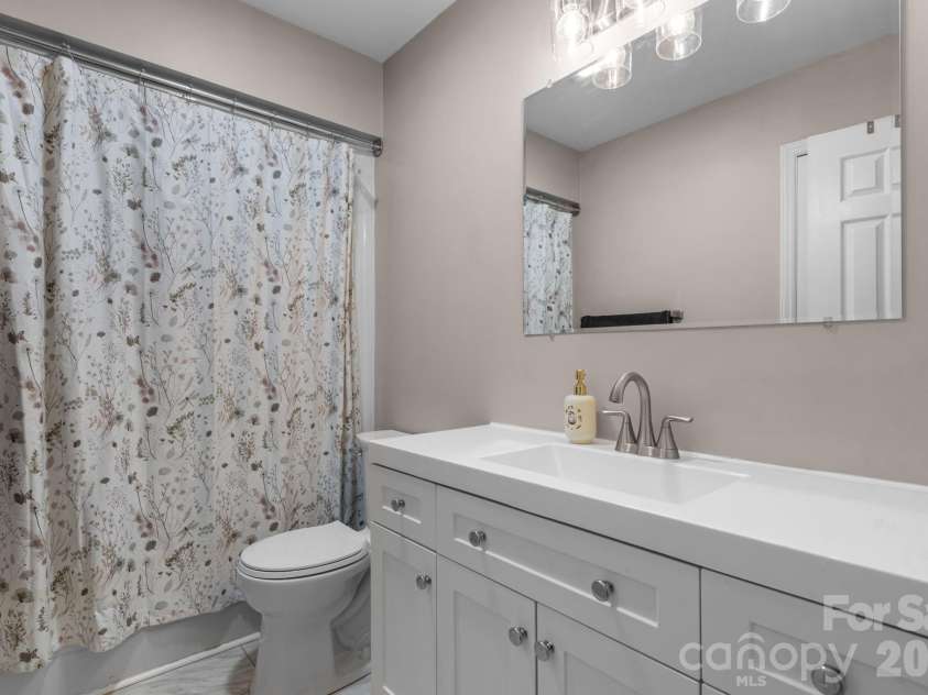 2120 40th Avenue Court, Hickory, NC 28601.  MLS# CAR4381724, YatesRealty ID 21716. Bathroom