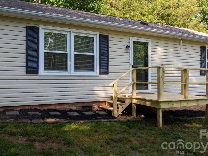 2120 40th Avenue Court, Hickory, NC 28601.  MLS# CAR4381724, YatesRealty ID 21716. Front porch