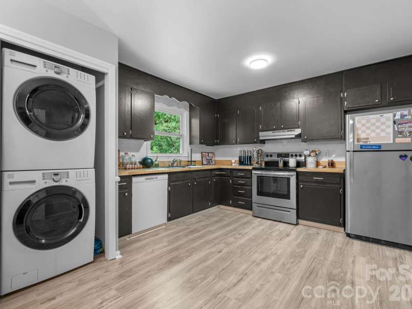 2120 40th Avenue Court, Hickory, NC 28601.  MLS# CAR4381724, YatesRealty ID 21716. Kitchen and laundry