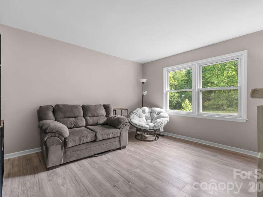 2120 40th Avenue Court, Hickory, NC 28601.  MLS# CAR4381724, YatesRealty ID 21716. Secondary bedroom