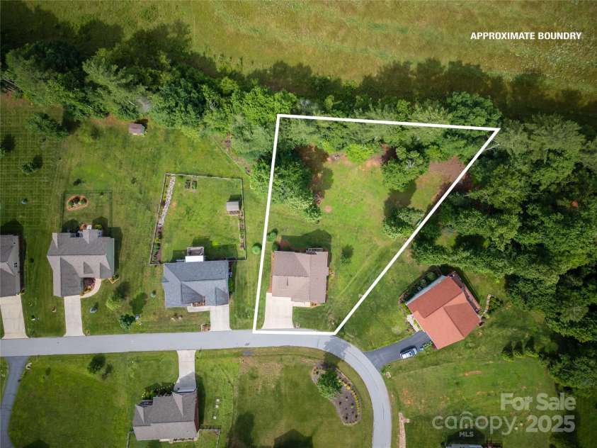 54 Asher Lane, Etowah, NC 28729.  MLS# CAR4266720, YatesRealty ID 21716. 