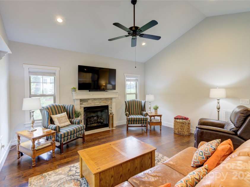 54 Asher Lane, Etowah, NC 28729.  MLS# CAR4266720, YatesRealty ID 21716. 