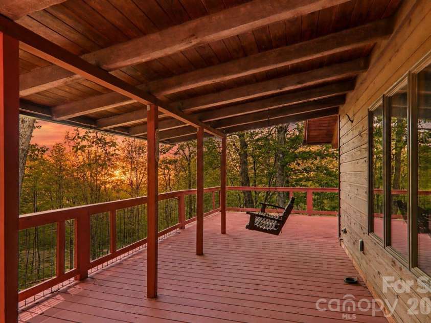 101 Oak Ridge Court, Mars Hill, NC 28754.  MLS# CAR4381785, YatesRealty ID 21717. 