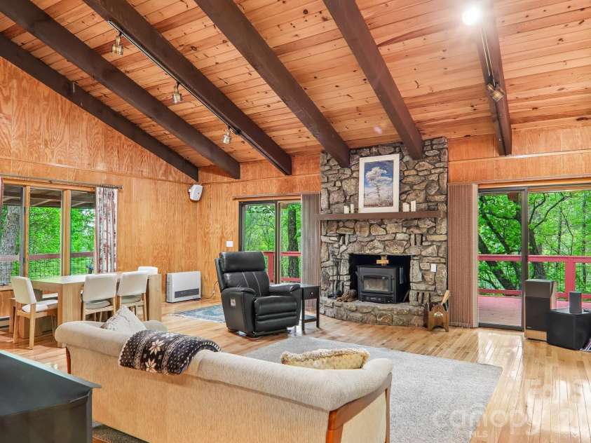 101 Oak Ridge Court, Mars Hill, NC 28754.  MLS# CAR4381785, YatesRealty ID 21717. 