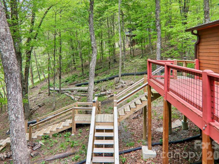 101 Oak Ridge Court, Mars Hill, NC 28754.  MLS# CAR4381785, YatesRealty ID 21717. 
