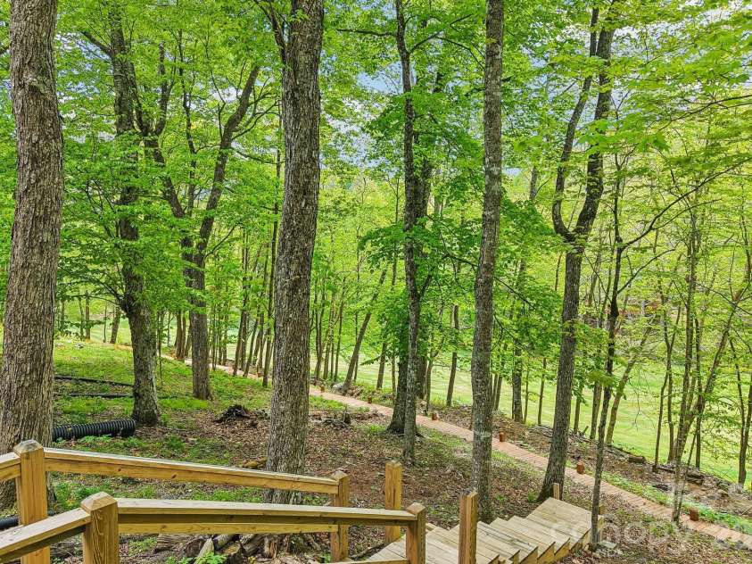 101 Oak Ridge Court, Mars Hill, NC 28754.  MLS# CAR4381785, YatesRealty ID 21717. 