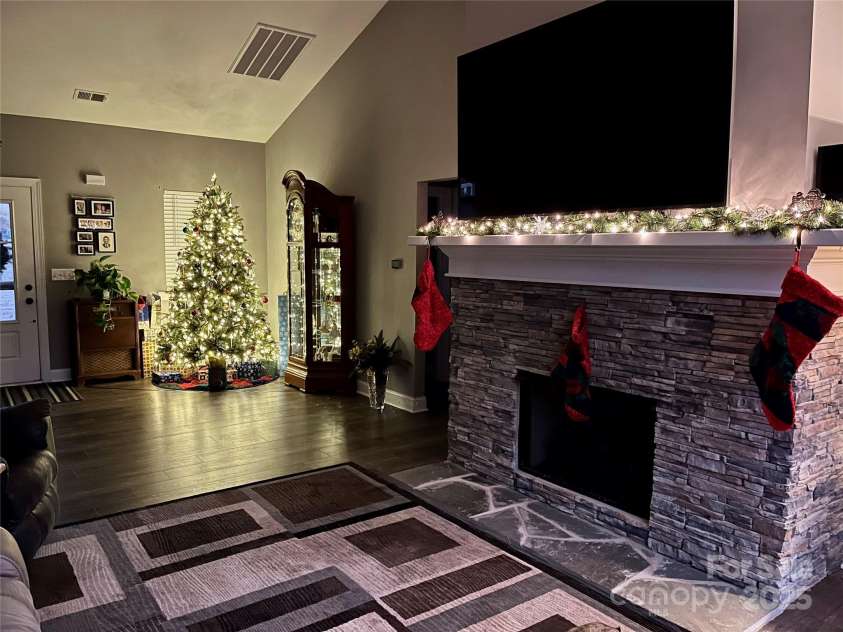 340 Hound Hollow Road, Camden, SC 29020.  MLS# CAR4240958, YatesRealty ID 21717. 