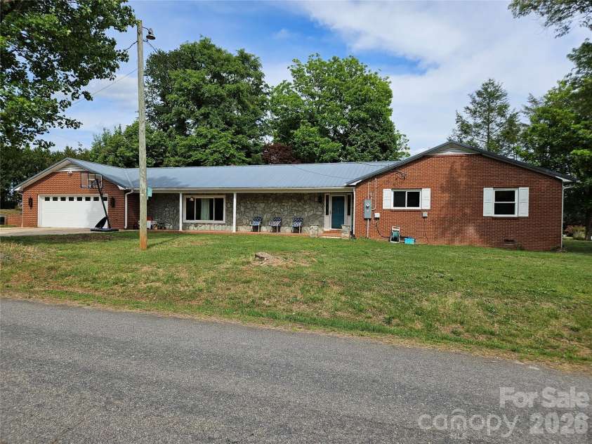 5136 Sherrill Drive, Granite Falls, NC 28630.  MLS# CAR4380585, YatesRealty ID 21718. 