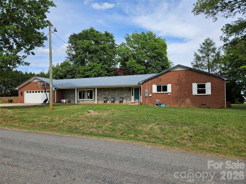 5136 Sherrill Drive, Granite Falls, NC 28630.  MLS# CAR4380585, YatesRealty ID 21718. 