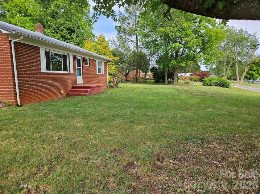 5136 Sherrill Drive, Granite Falls, NC 28630.  MLS# CAR4380585, YatesRealty ID 21718. 