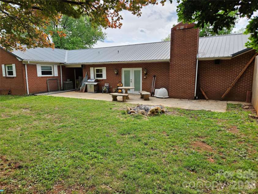 5136 Sherrill Drive, Granite Falls, NC 28630.  MLS# CAR4380585, YatesRealty ID 21718. 