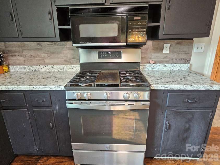 5136 Sherrill Drive, Granite Falls, NC 28630.  MLS# CAR4380585, YatesRealty ID 21718. 
