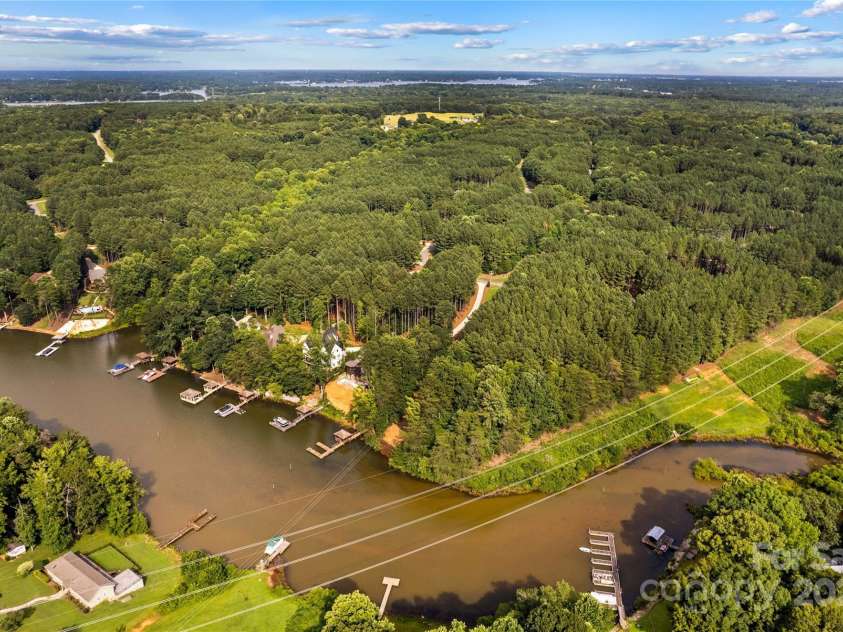 6644 Goose Point Drive, Denver, NC 28037.  MLS# CAR4274358, YatesRealty ID 21718. 