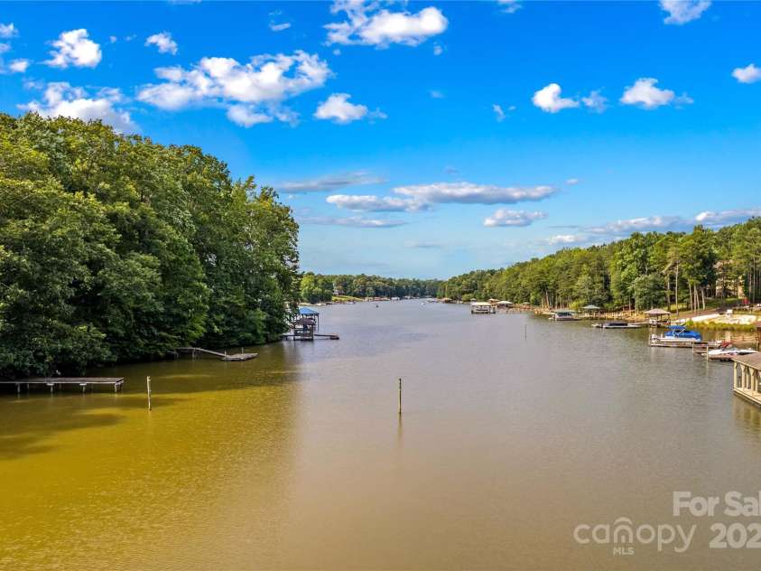 6644 Goose Point Drive, Denver, NC 28037.  MLS# CAR4274358, YatesRealty ID 21718. 