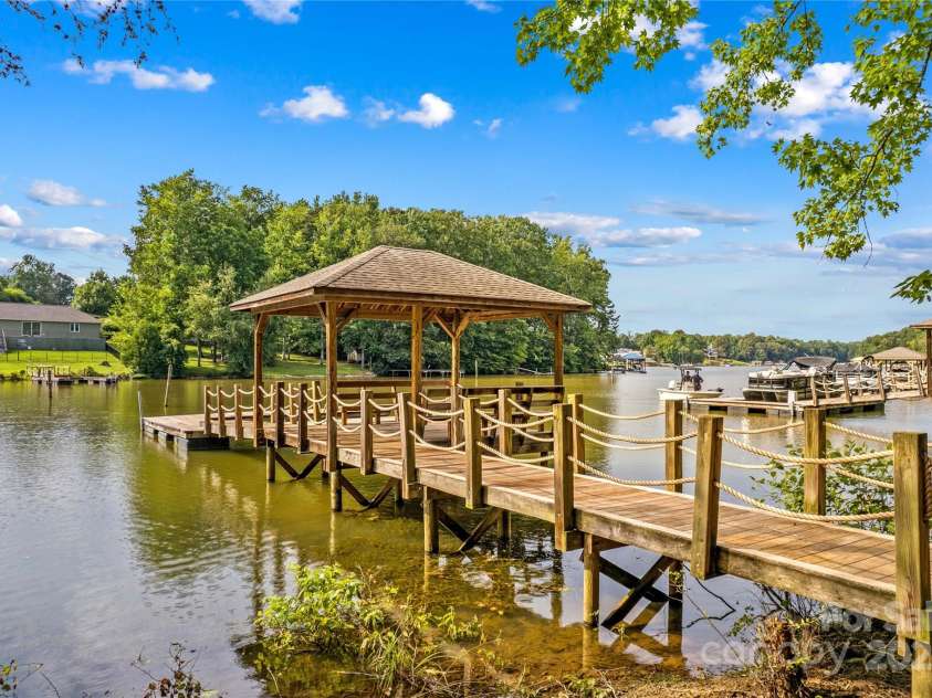 6644 Goose Point Drive, Denver, NC 28037.  MLS# CAR4274358, YatesRealty ID 21718. 