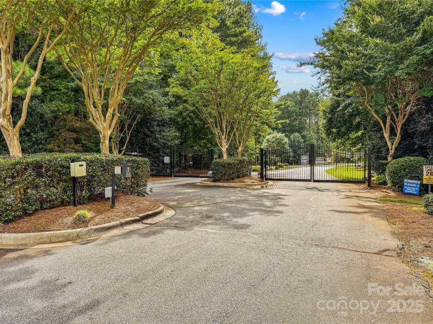 6644 Goose Point Drive, Denver, NC 28037.  MLS# CAR4274358, YatesRealty ID 21718. 