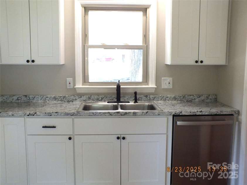 2116 Upson Drive, Lancaster, SC 29720.  MLS# CAR4274311, YatesRealty ID 21719. 