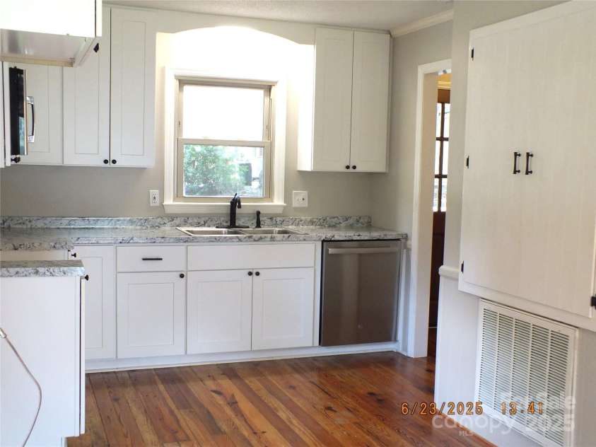 2116 Upson Drive, Lancaster, SC 29720.  MLS# CAR4274311, YatesRealty ID 21719. 