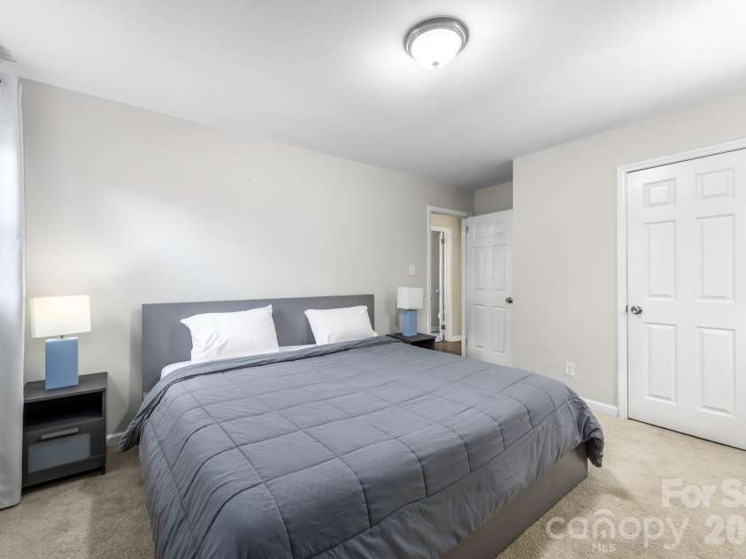 4508 Belle Plaine Drive, Charlotte, NC 28215.  MLS# CAR4380967, YatesRealty ID 21719. 
