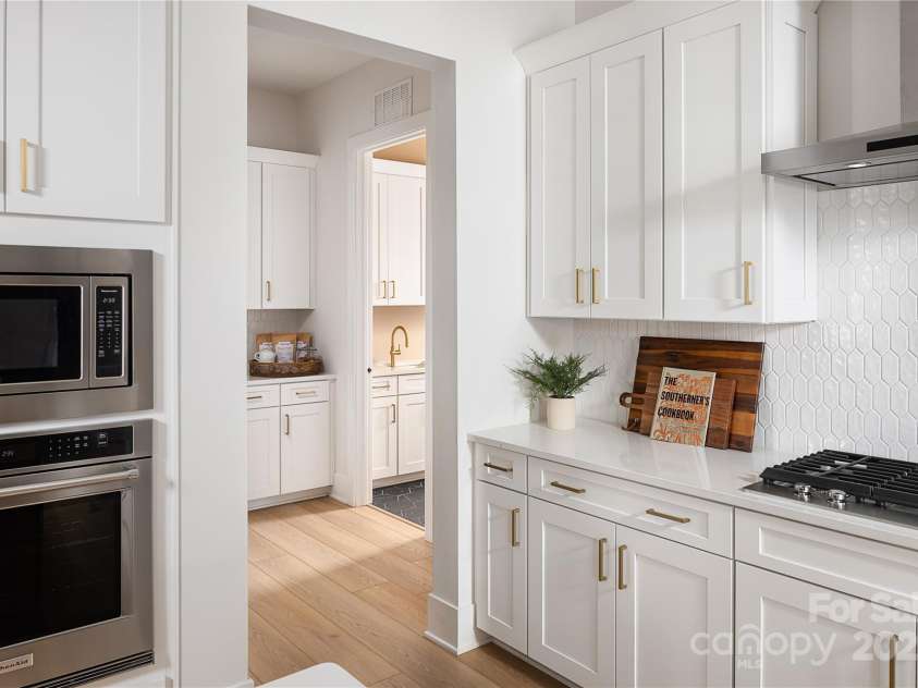 5301 Mint Harbor Way, Charlotte, NC 28269.  MLS# CAR4234791, YatesRealty ID 2172. Representative photo - Kitchen