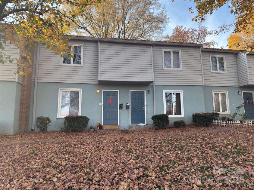 1931 Mereview Court, Charlotte, NC 28210.  MLS# CAR4324554, YatesRealty ID 21720. 47 Exterior