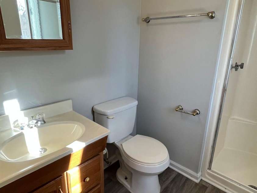 1931 Mereview Court, Charlotte, NC 28210.  MLS# CAR4324554, YatesRealty ID 21720. 64 Bath 2 