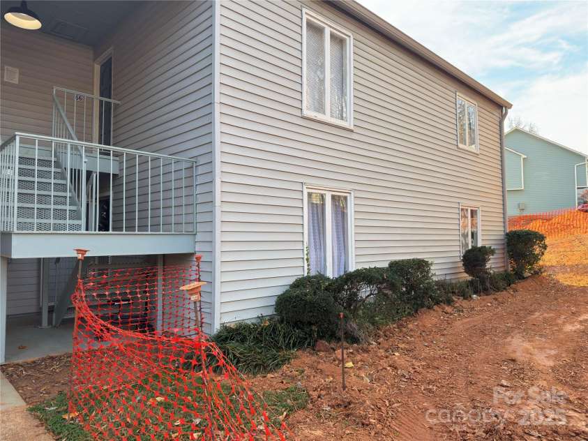 1931 Mereview Court, Charlotte, NC 28210.  MLS# CAR4324554, YatesRealty ID 21720. 64 Exterior