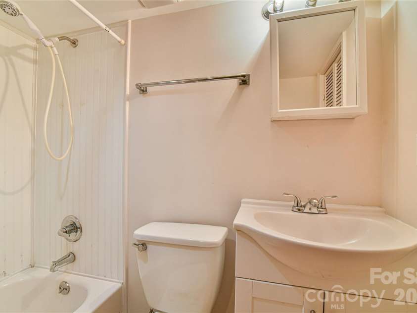 101 Skyland Circle, Asheville, NC 28804.  MLS# CAR4381917, YatesRealty ID 21725. Basement Bathroom