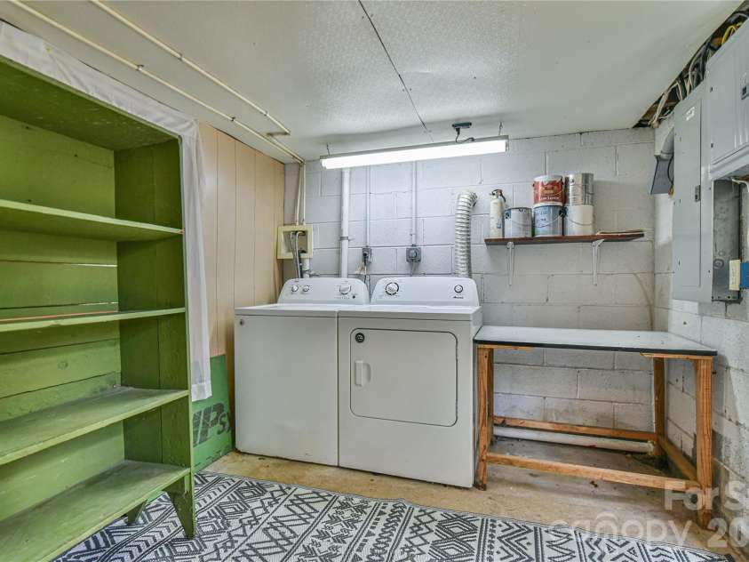 101 Skyland Circle, Asheville, NC 28804.  MLS# CAR4381917, YatesRealty ID 21725. Laundry Area