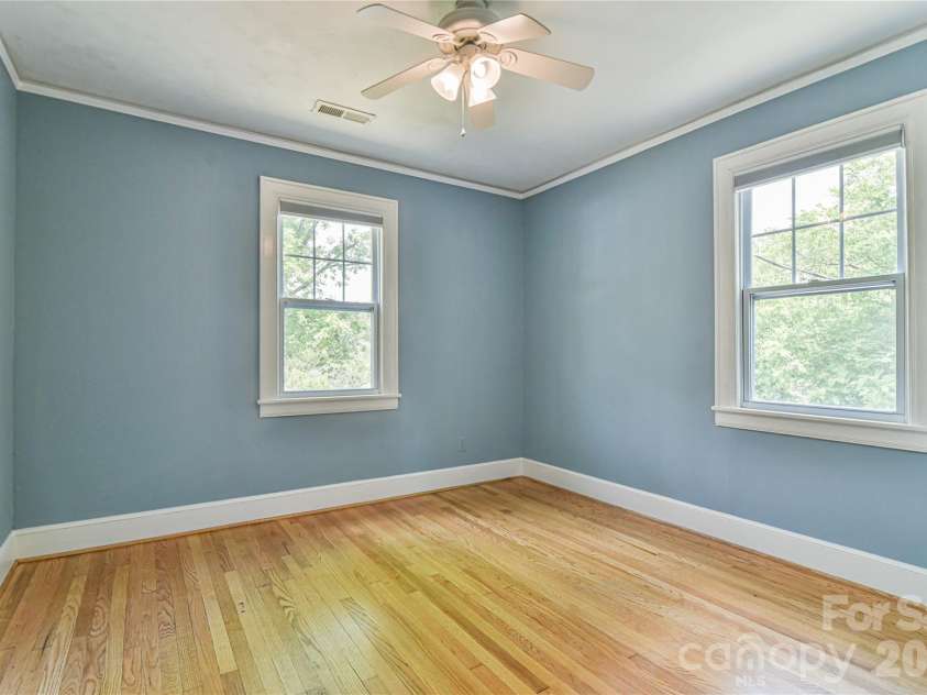 101 Skyland Circle, Asheville, NC 28804.  MLS# CAR4381917, YatesRealty ID 21725. Main Level Bedroom 1