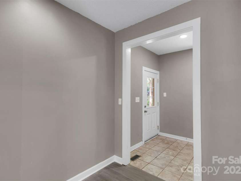 3333 Roberta Road, Concord, NC 28027.  MLS# CAR4325071, YatesRealty ID 21726. 2nd entrance foyer