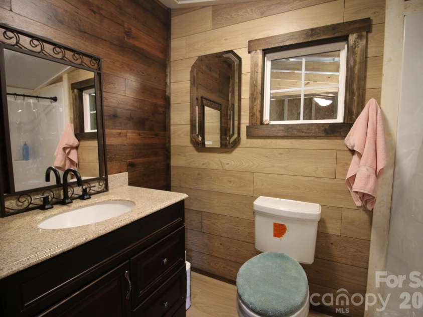 1226 Percy Lane, Rockwell, NC 28138.  MLS# CAR4381945, YatesRealty ID 21727. Bathroom