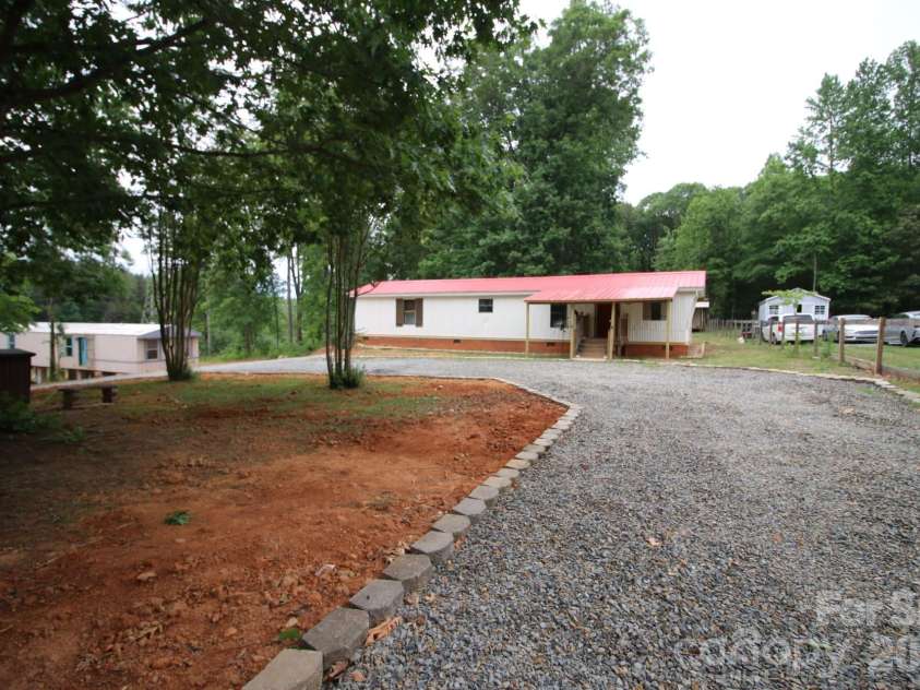 1226 Percy Lane, Rockwell, NC 28138.  MLS# CAR4381945, YatesRealty ID 21727. Front Entrance - Right side