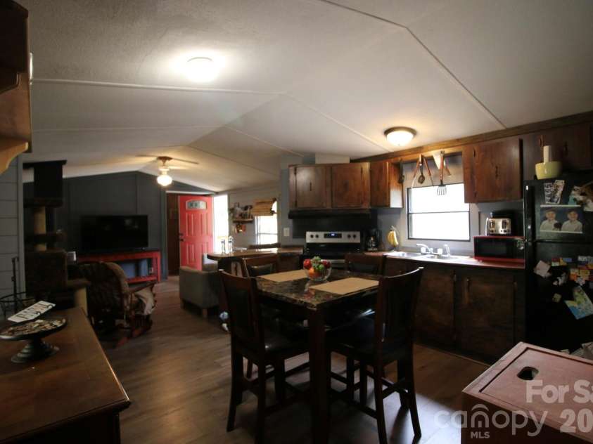 1226 Percy Lane, Rockwell, NC 28138.  MLS# CAR4381945, YatesRealty ID 21727. Kitchen