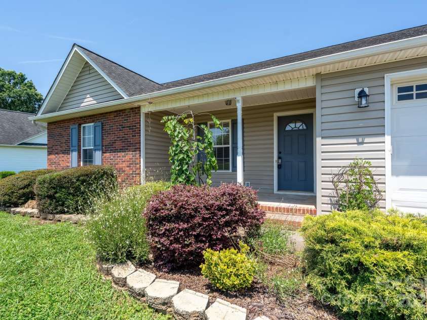 402 Beaver Dam Church Road, Shelby, NC 28152.  MLS# CAR4273406, YatesRealty ID 21728. 